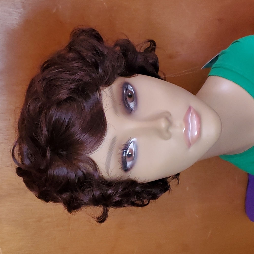 Short Curly Wig